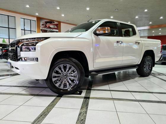 MITSUBISHI TRITON 2.4 BITURBO DIESEL CD HPE-S 4X4 AUTOMÁTICO MITSUBISHI TRITON 2.4 BITURBO DIESEL CD HPE-S 4X4 AUTOMÁTICO